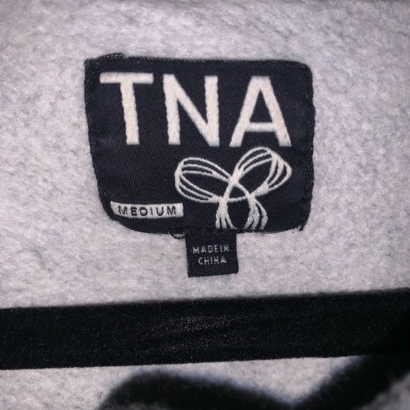 TNA Sweater - Picture 4 of 4